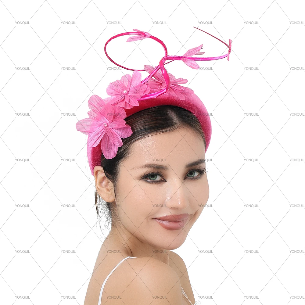 قبعة أنيقة من حرير اللافندر والكتان مع زهرة ديربي صفراء بحافة كبيرة للكنيسة وحفلات الزفاف للسيدات