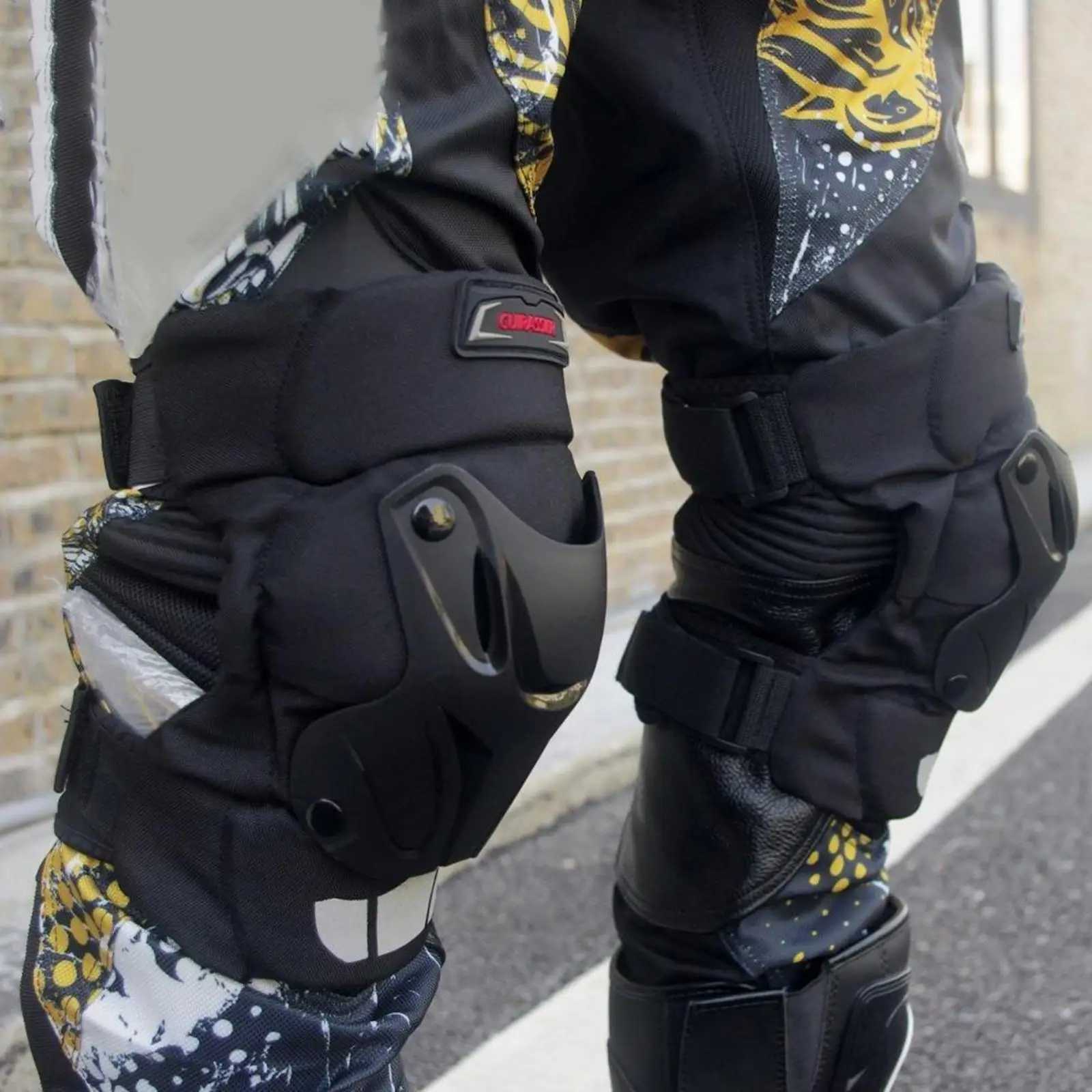 Adjustable Articulated Motorcycle Kneepad Oxford Cloth Foam Padded Protector Armor for Outdoor and Work Use