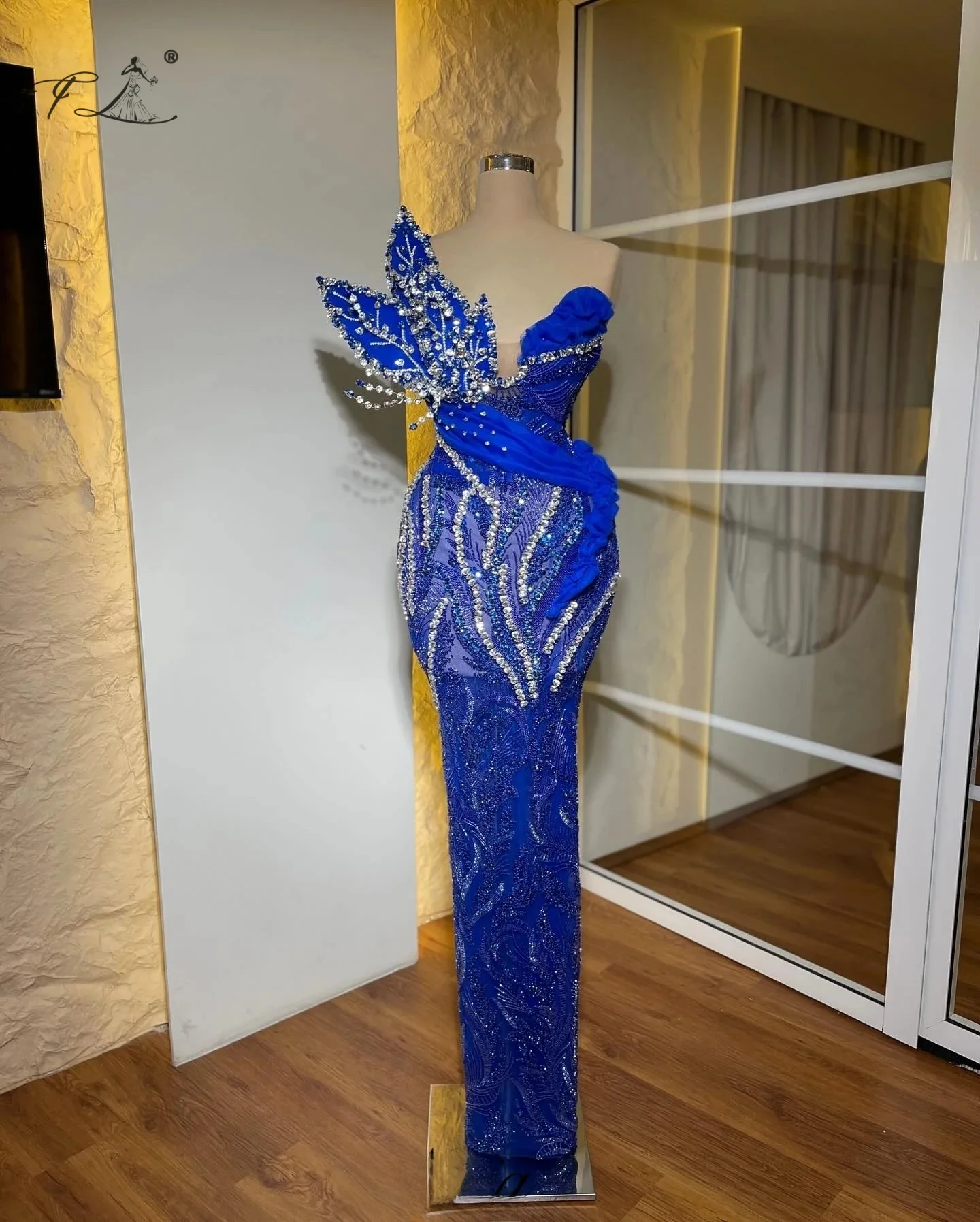 

Royal Blue Crystals Prom Dresses Mermaid Sweetheart Sleeveless Cocktail Dresses Elegant Wedding Party Dresses Robes Customized