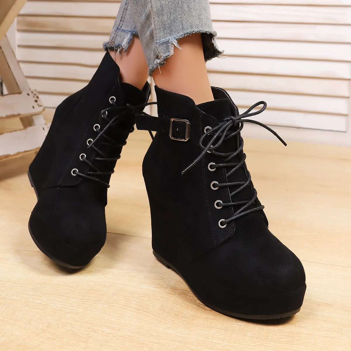 

Women Ankle Boots Wedges Fashion Sport Shoes Winter Suede High Heels Platform Lace Up Retro Rome Large Size Chelsea Women Boots