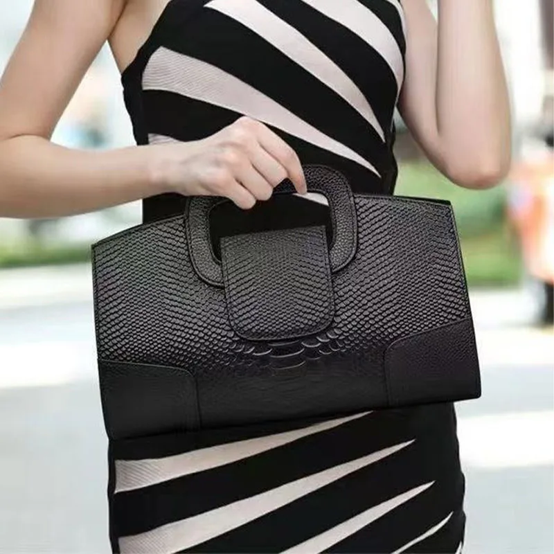 

Fashion women's French design handbag new retro personalized casual crocodile pattern chain bag multi-functional luxury mother b