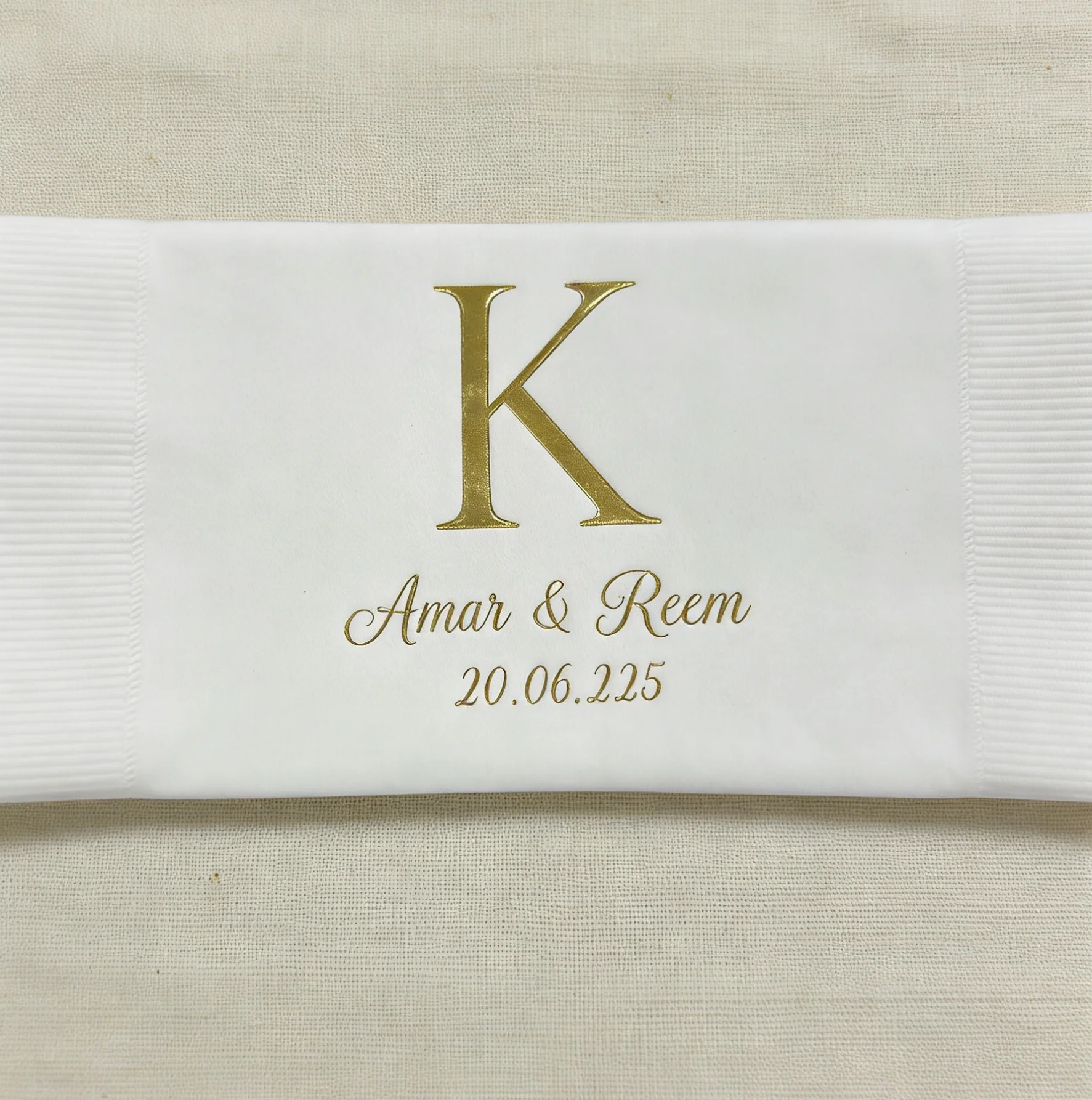 

50 шт. персонализированных бумажных полотенец с монограммой для дня рождения, одноразовые салфетки для гостей на вечеринку