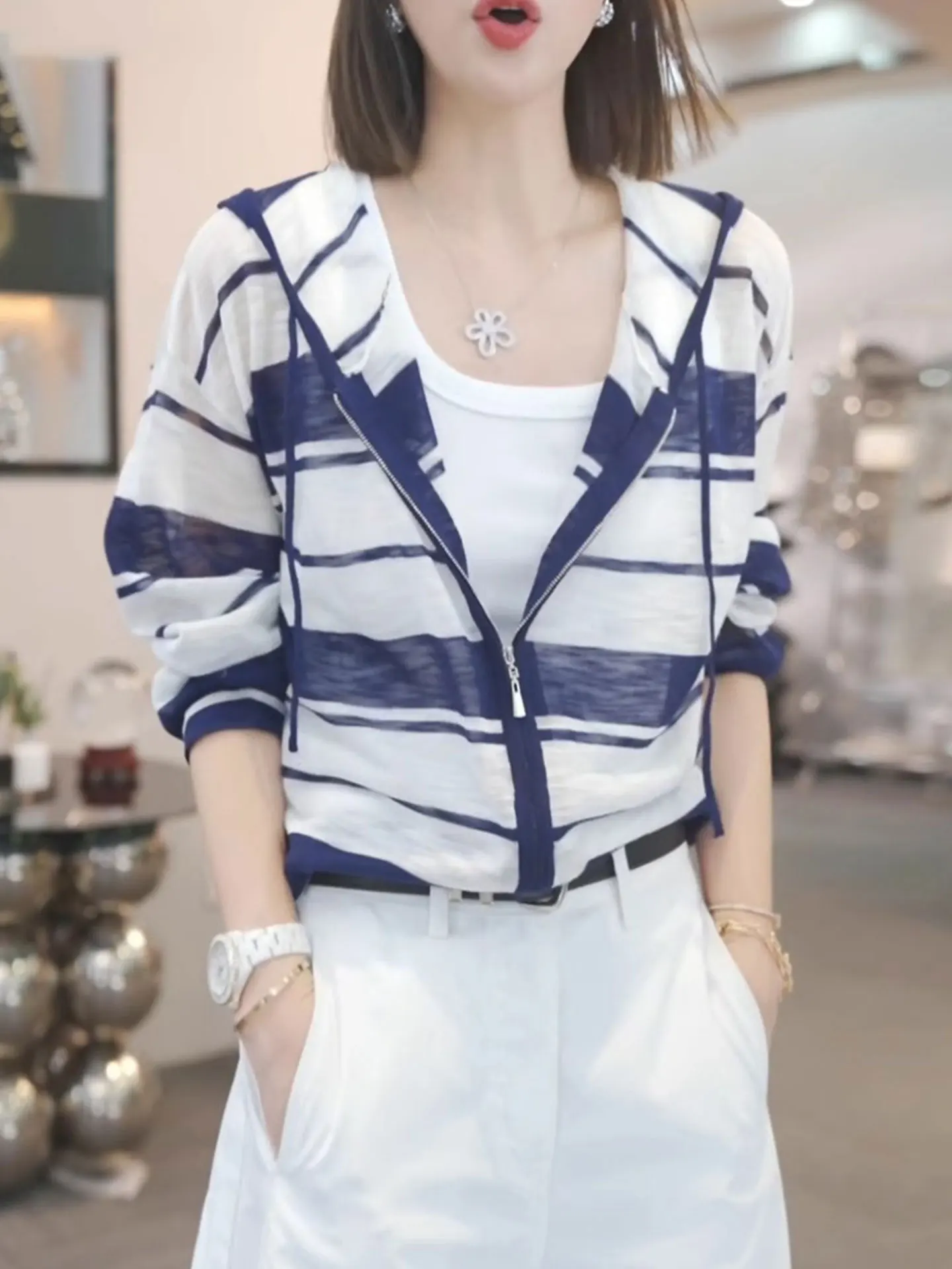 Корейский вязаный открытый кардиган в полоску с капюшоном, летний элитный свободный женский топ на молнии с защитой от солнца, моющийся O...