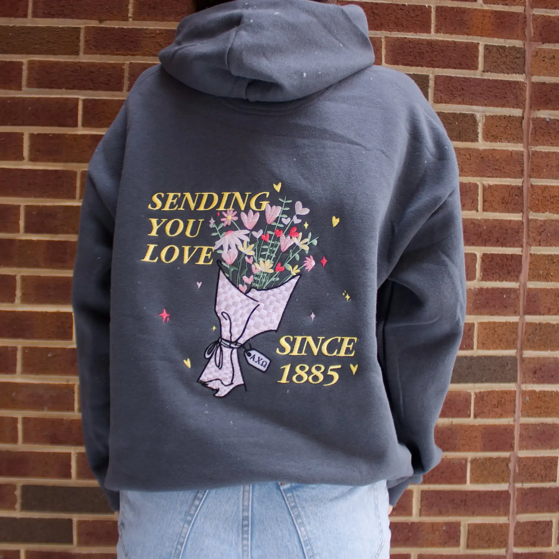 

Gaono Women's Oversized Hooded Sweatshirt Back Floral Letter Embroidery Long Sleeve Hoodies with Pocket Y2K Vintage Streetwear