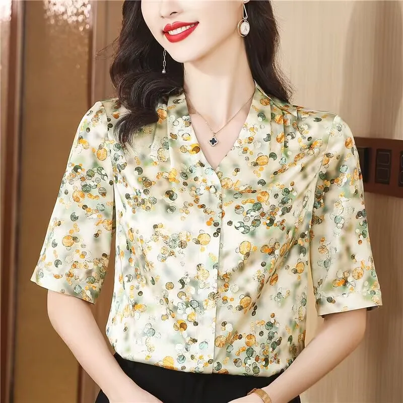 

Clothing Mom Summer New Shirt Mulberry Silk Blouse Women