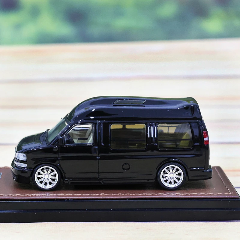 GOC 1:64 Savana Business simulation RV alloy car model