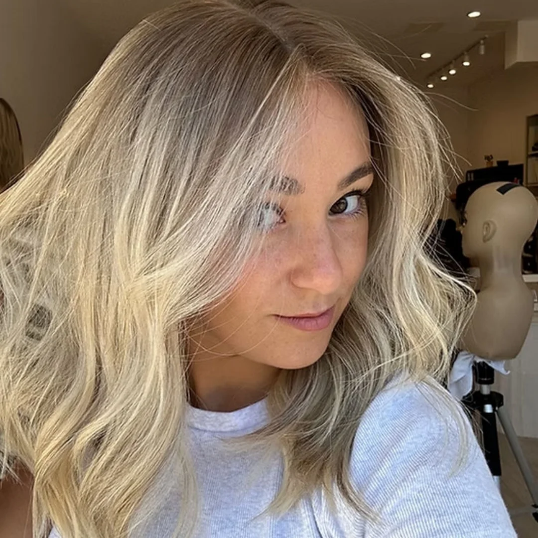 

Beautiful Dark Ash Blonde Wig Elastic Hd Lace Wig 13x4 Synthetic Fibre Lace Front Wig Body Wave Premium Futura Wigs Daily Used