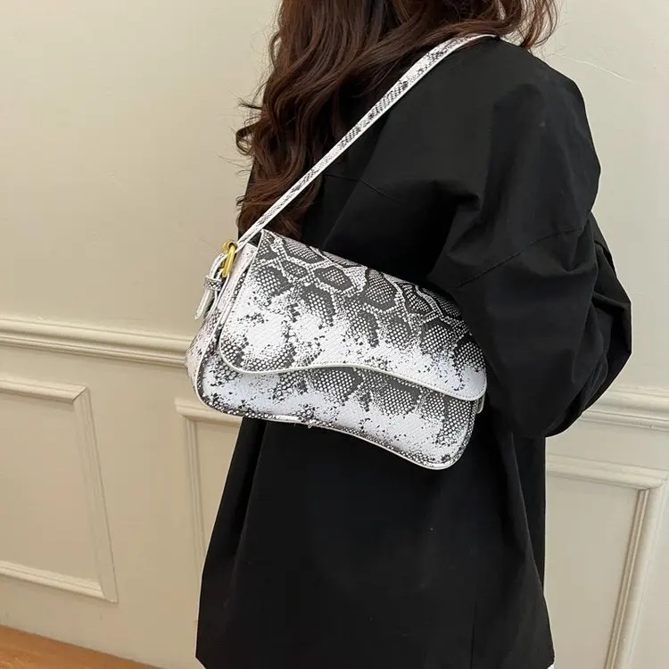 

2025 Autumn 379 New Sewing Thread Shoulder Messenger Bag Cover Handbag Casual Women's Bag Versatile
