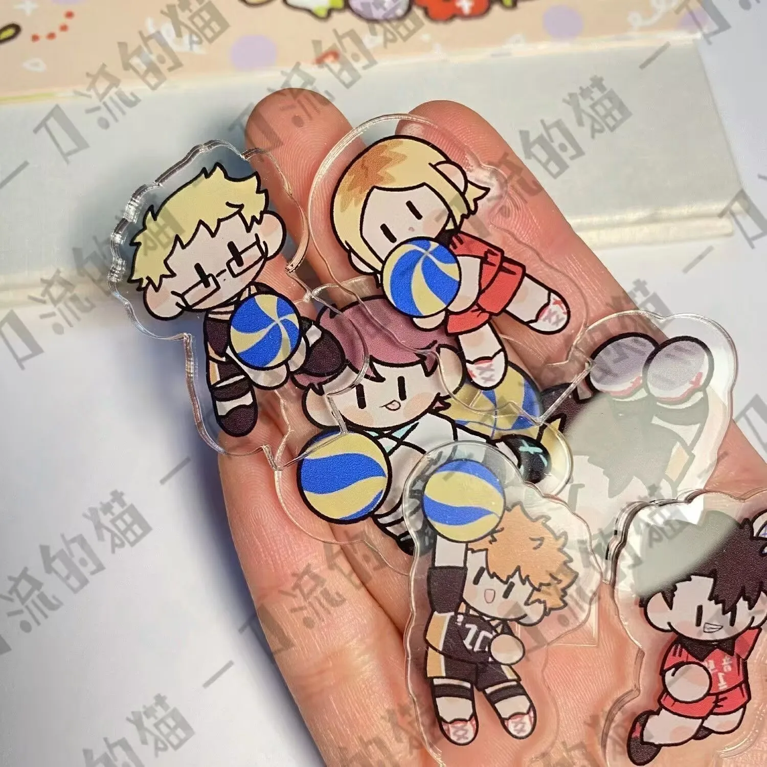 「ハイキュー!!」 アニメ周辺キャラクターの日向カゲヤマ、月島、川のクリエイティブシーンミニスタンディ学生フィギュア