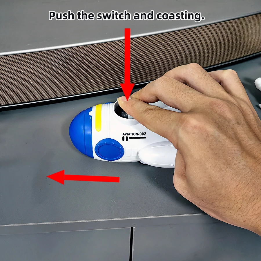 ชุดของเล่นธีมอวกาศสำหรับเด็กผู้ชาย สามารถปล่อยกระสวยอวกาศได้ นักบินอวกาศ 3 คน และชุดประกอบด้วยจรวดและยานอวกาศ