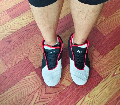 

Mens Casual Sneakers Casual Running Shoes High Quality Gradient Design Lightweight Carbon Plate Cushioning Basketball Shoes