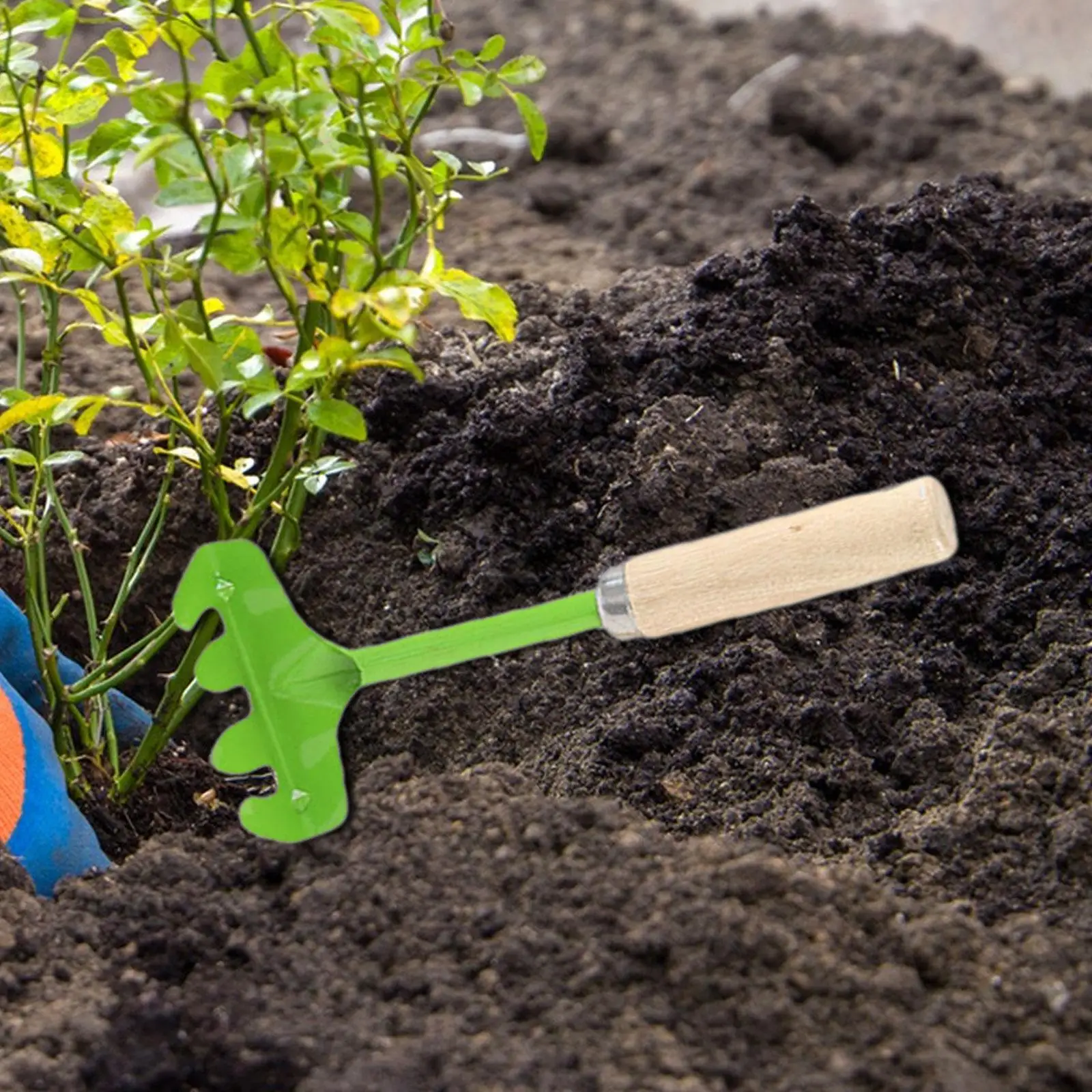 

Kids Gardening Tool Rake Compact Boys Girls Gift Outdoor Toy Small Beach Sand Toys Kid Rake with Wood Handle for Loose Soil