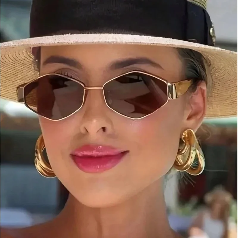 1 Set Includes 1 Pair of Oval-Shaped and 1 Pair of Polygonal 2-Piece Summer Fashion Glasses