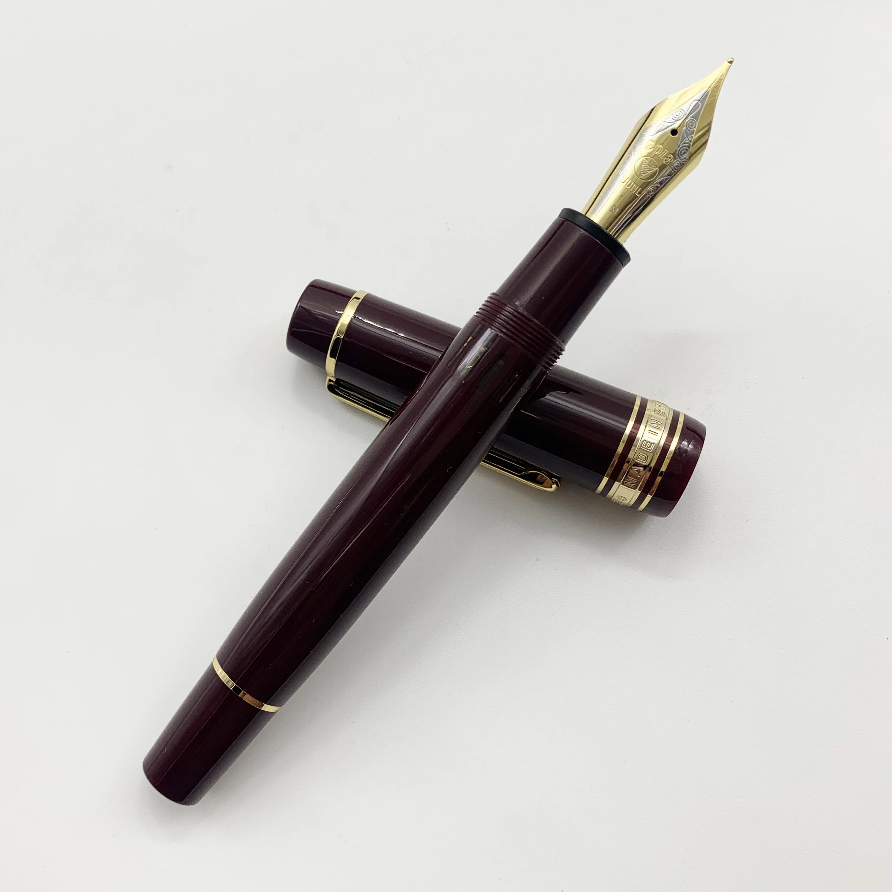 

WingSung The King of Steel Nib 930 Resin Piston Fountain Pen N0.9 Iraurita F/M/B Nib Gold/Silver Clip Business Writing Gift Pens