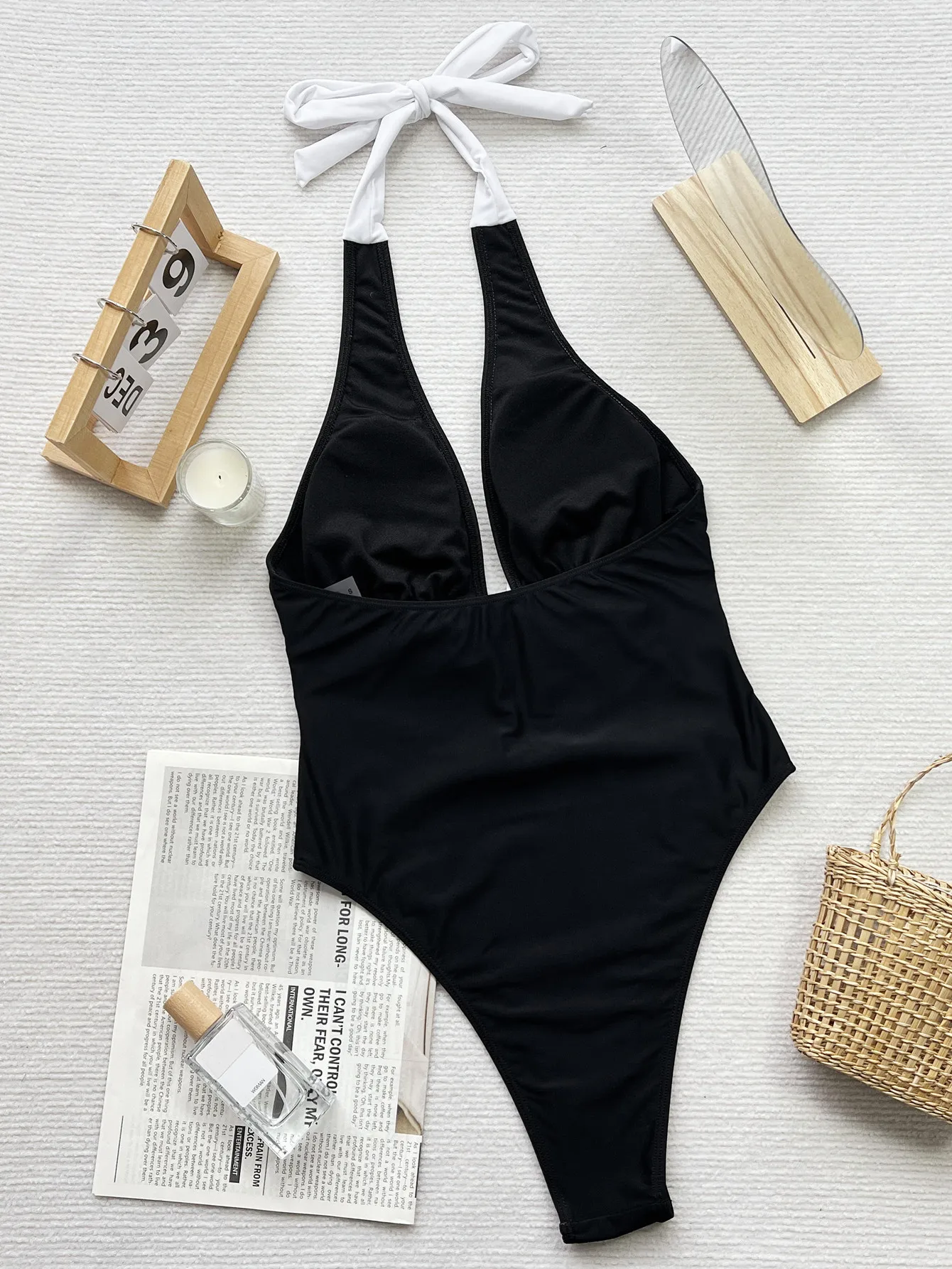 Bowknot S,M,L 사이즈의 비키니 세트 흰색과 검정색 블록 컬러 수영복의 도매 새로운 원피스