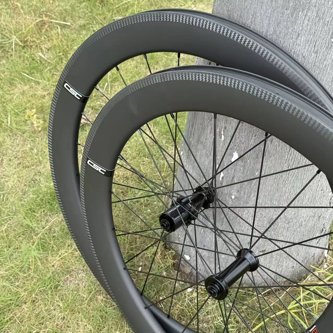 عجلات كربون للدراجة على الطريق CSC 700C UD تشطيب غير لامع مع سطح فرامل 3K مجموعة عجلات دراجة السباق بعرض 28 مم محور مستقيم #1