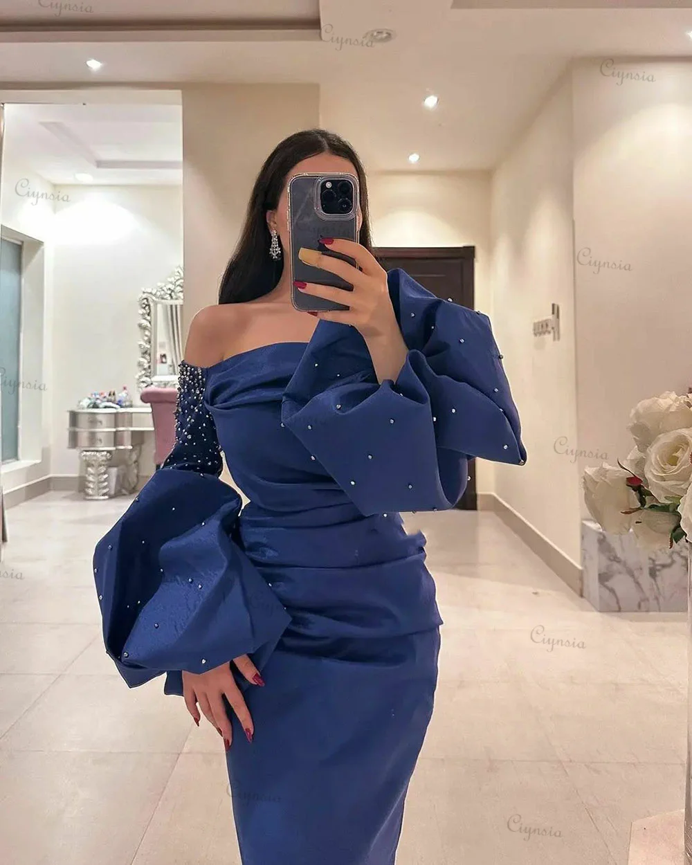 

Ciynsia Royal Blue Русалка Вечерние платья Короткое платье для выпускного вечера в Дубае с пышными рукавами Сексуальные бусины Атласные арабские кристаллы Вечерние платья