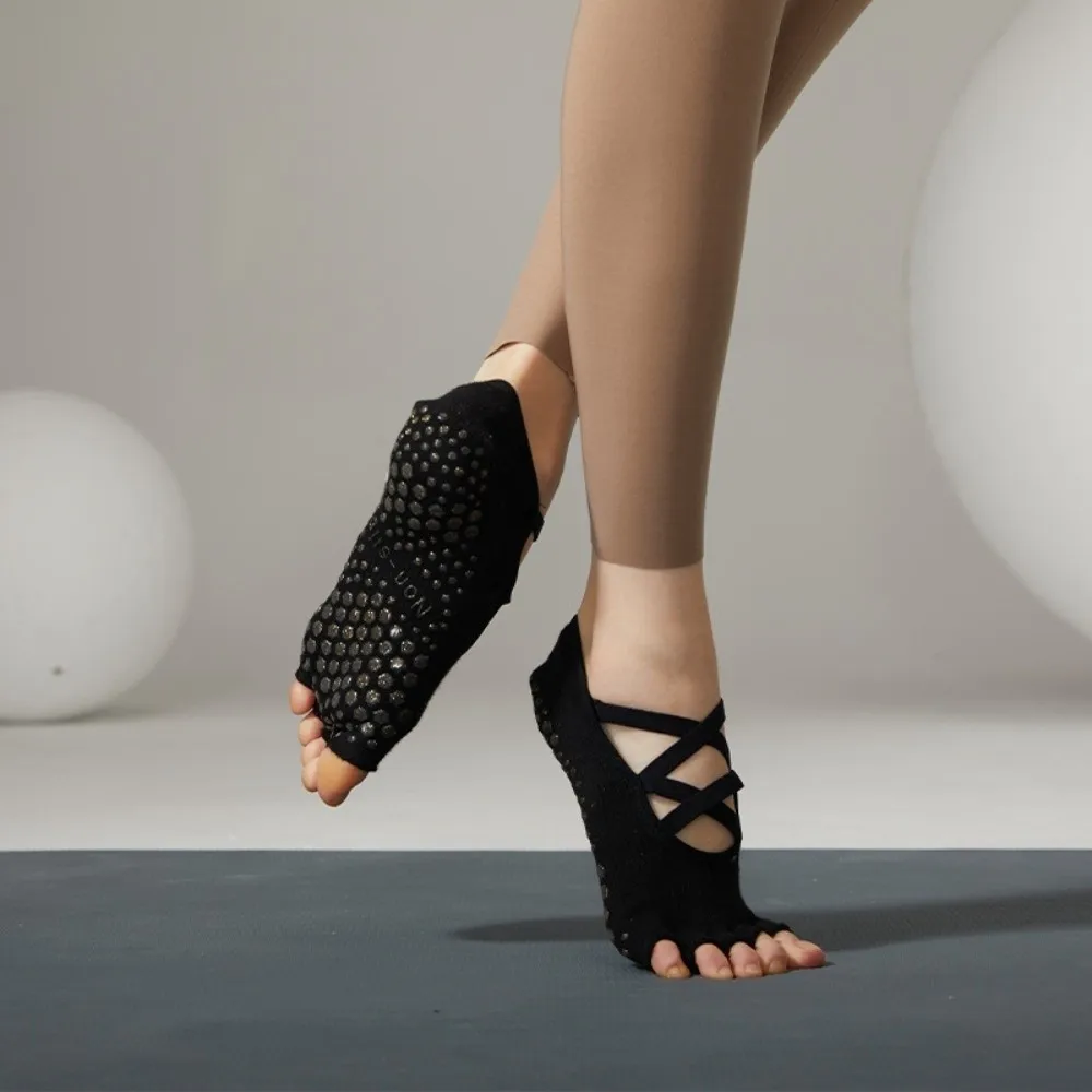 زوج واحد من جوارب اليوغا المضادة للانزلاق بخمسة أصابع، جوارب يوجا كاملة بخمسة أصابع وحزام متقاطع منقسم من القطن المرن