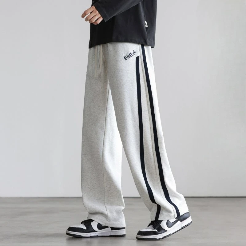 

Men's Loose Fit Straight Leg Pants Casual Sweatpants with Stylish Embroidery Comfortable Trousers for Daily Wear