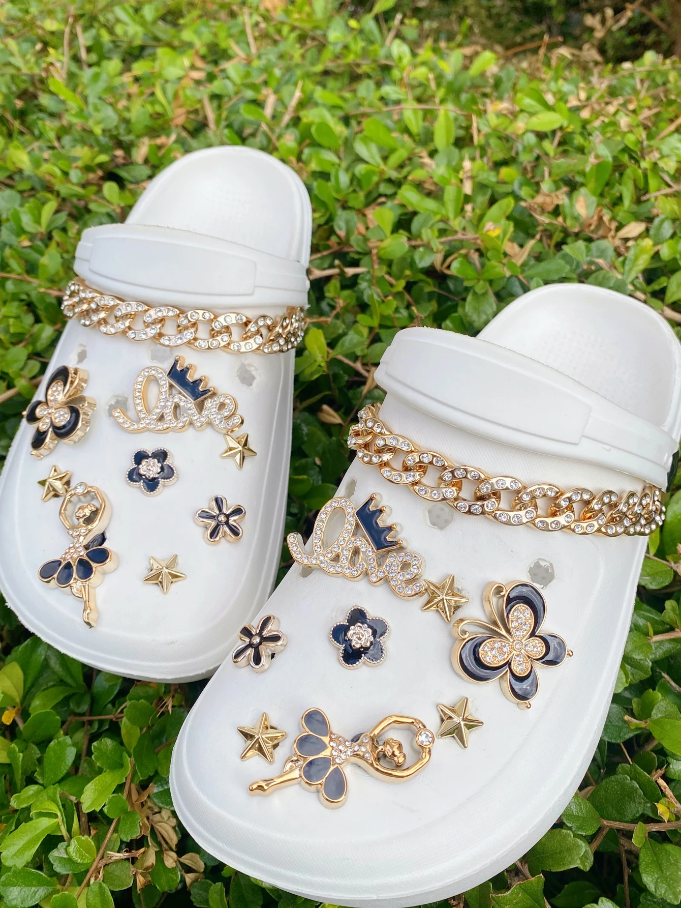 18 casual gold dot diamond butterfly, Dancing girl, rose, love, five-pointed star and other ABS resin shoe buckles, DIY decorati