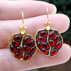 New Vintage Fresh Red Garnet Earrings Pendant Necklace Gold Resin Garnet Jewelry Women Gifts
