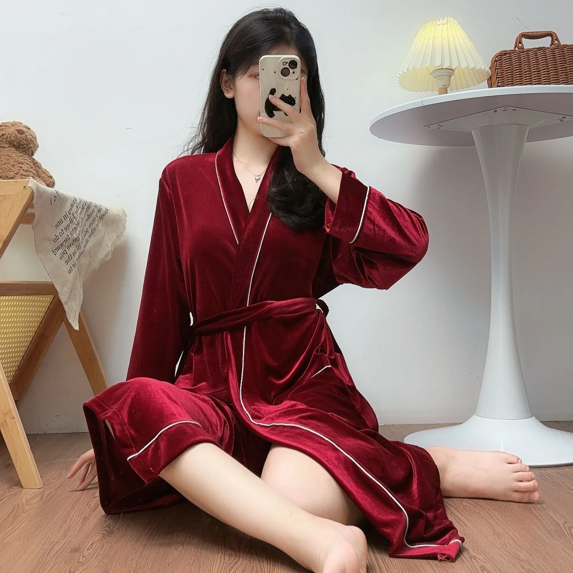 Autumn and Winter New Robe Homewear Women Long-Sleeved Golden Velvet One-Piece Bathrobe Warm Suit Robe Homewear Pajamas