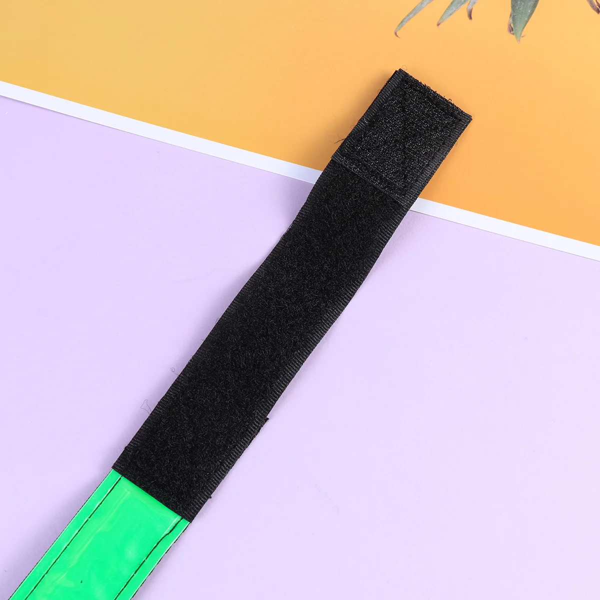 

2Pcs LED Bracelet Fluorescent Reflector Night Safety Wristband Easy to Use for Outdoor Activities Running Jogging Dog Walking