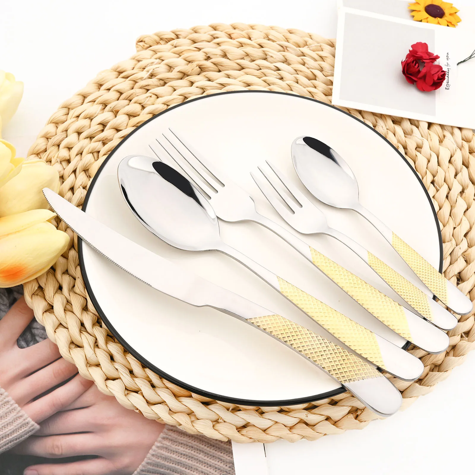 Drmfiy Luxury Cutlery 6/30Pcs Fork Spoon Knife Set Elegant Gold Stainless Steel Dinnerware Set Tea Spoon Kitchen Silverware Set