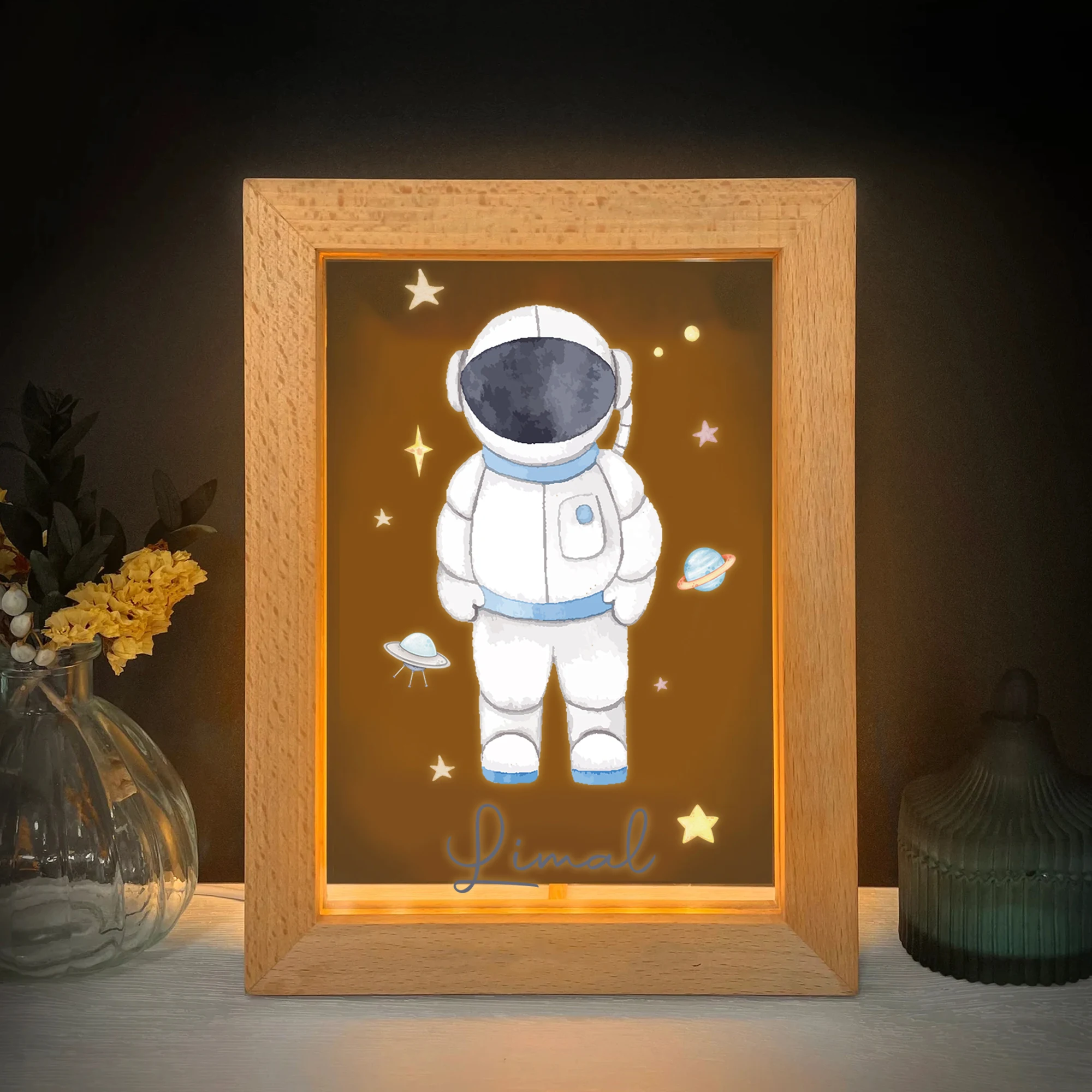 2D شقة مخصصة اسم رائد الفضاء LED الاكريليك ليلة ضوء الخشب إطار صور 21x17 سنتيمتر الكرتون الأطفال غرفة نوم الهدايا ديكور المنزل #3