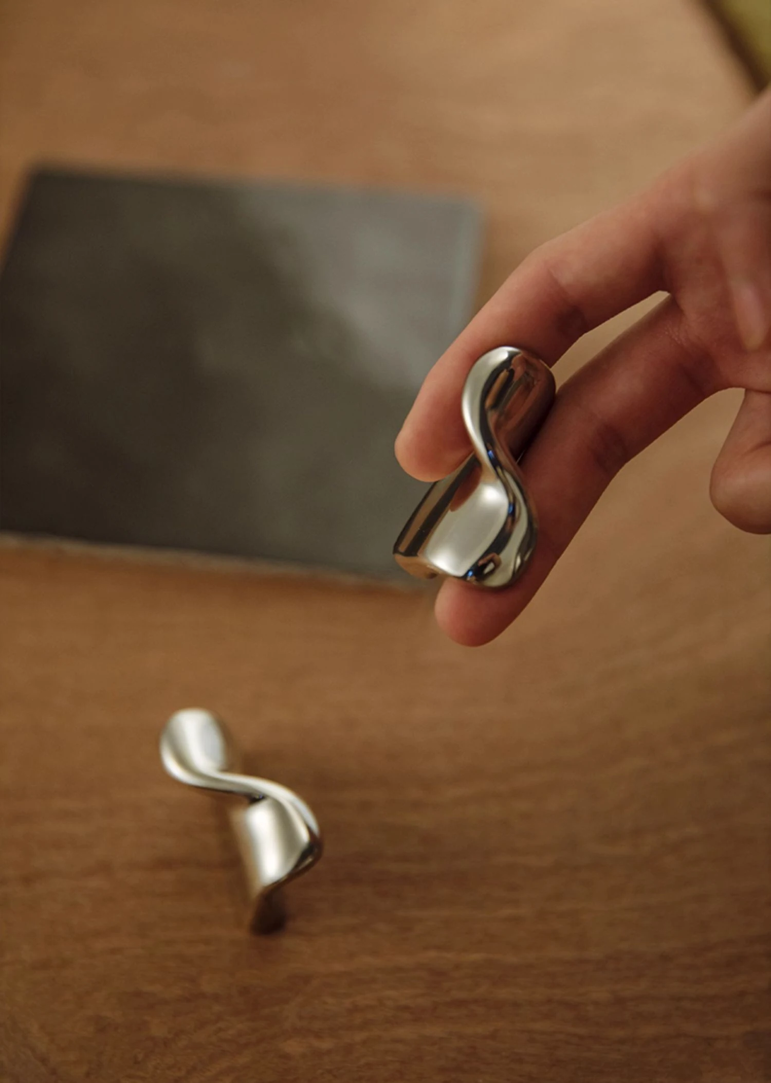 Goo-Ki Modern Solid Brass Titanium Silver Furniture Door Knobs and Cabinet Handles Kitchen Cupboard Drawer Pulls Home Hardware