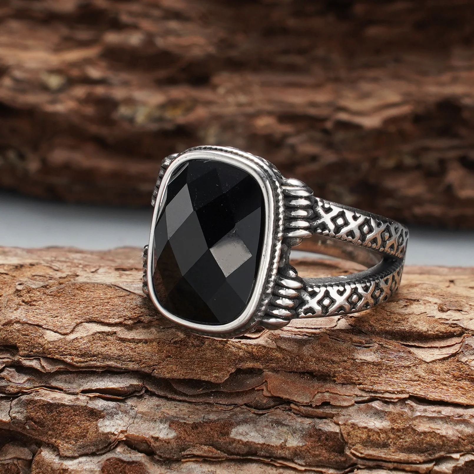 Vintage Geometrisch Geschnitzter 316L Edelstahl Herrenring Quadratischer Diamant Facettierter Schwarzer Onyx Gotischer Statement-Schmuck Geschenk – Detail 1