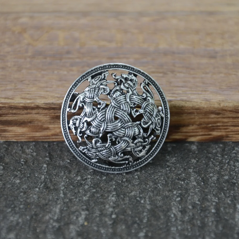 Nostalgia 1Pcs Goth Medieval Triple Dragon Trinity Symbol Swedish Scandinavian Norse Viking Brooch For Men Women Clothes Pin