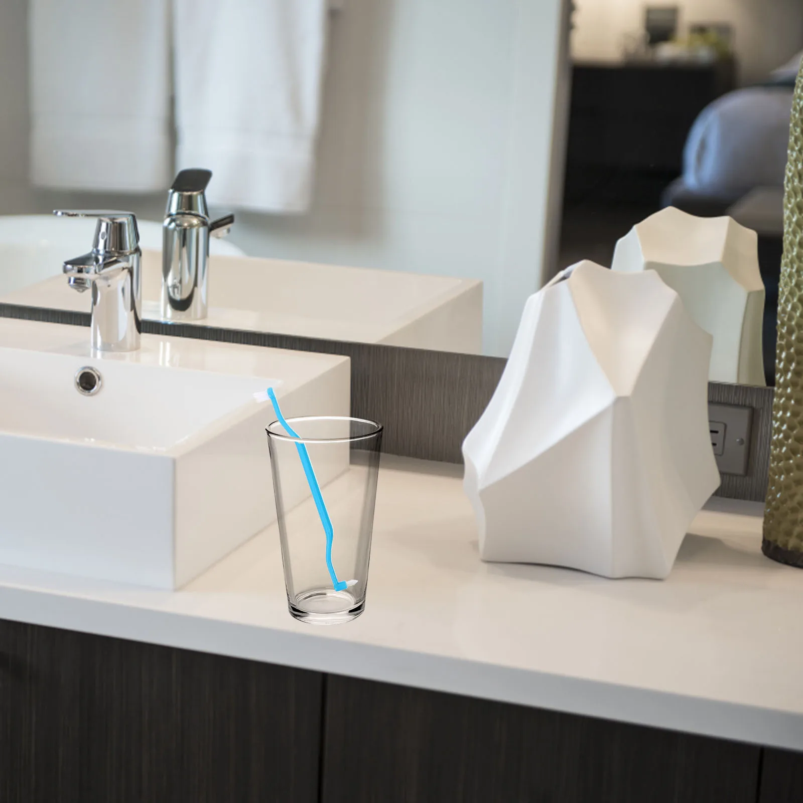 

4Pcs Dual-Ended Interspace Toothbrush Manual Oral Cleaning Tool for Tight Spaces Ergonomic Design Portable Travel Dental Care