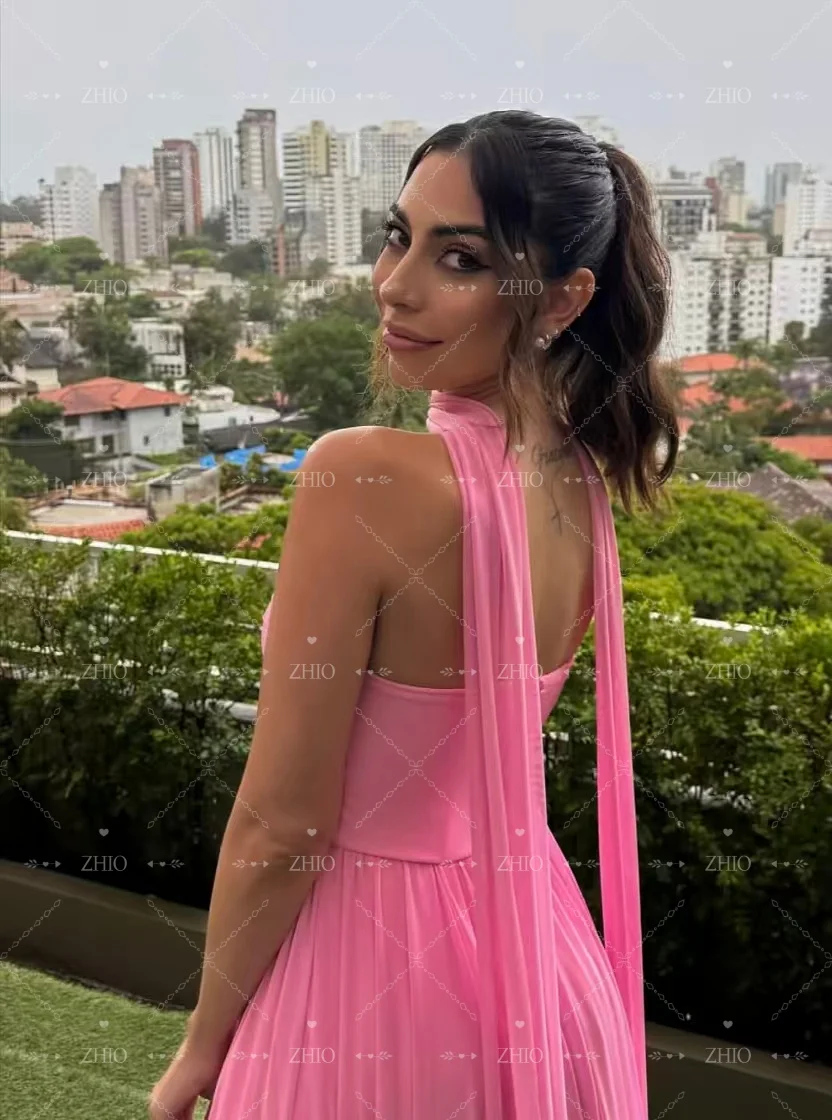 ชุดราตรีผ้าซาตินสีชมพูอ่อน ZHIO ดีไซน์หวานซ่อนเปรี้ยว พร้อมผ้าคลุมไหล่ ตัดเย็บแบบผ้าคลุมไหล่  ยาวกรอมพื้น เหมาะสำหรับงานแต่งงาน งานเลี้ยง  ชุดราตรีแบบมืออาชีพ  สามารถสั่งตัดได้