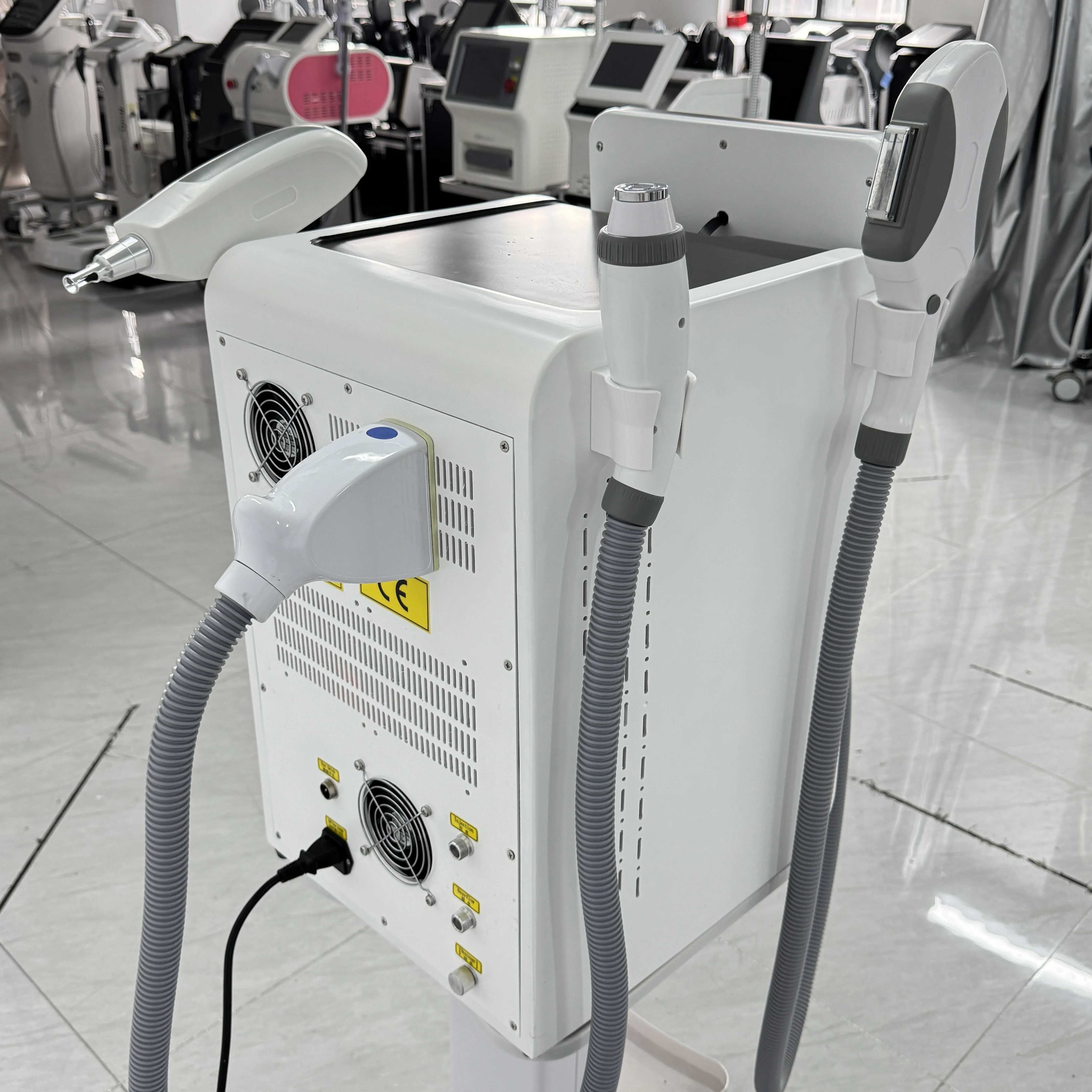 

NEW 2025 Trend 3 In 1 Portable Multifun ction Beauty Machine Laser Hair Tatoo Removal Machine IPL+RF+Nd Yag Laser Machine