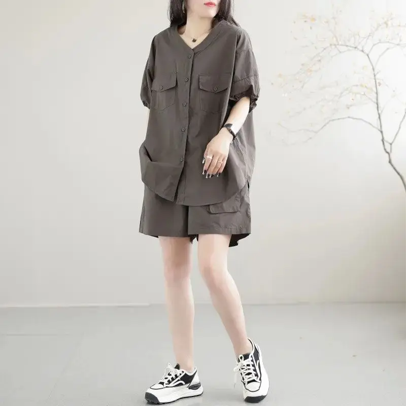 Conjunto de camisa solta feminina de verão com shorts da moda