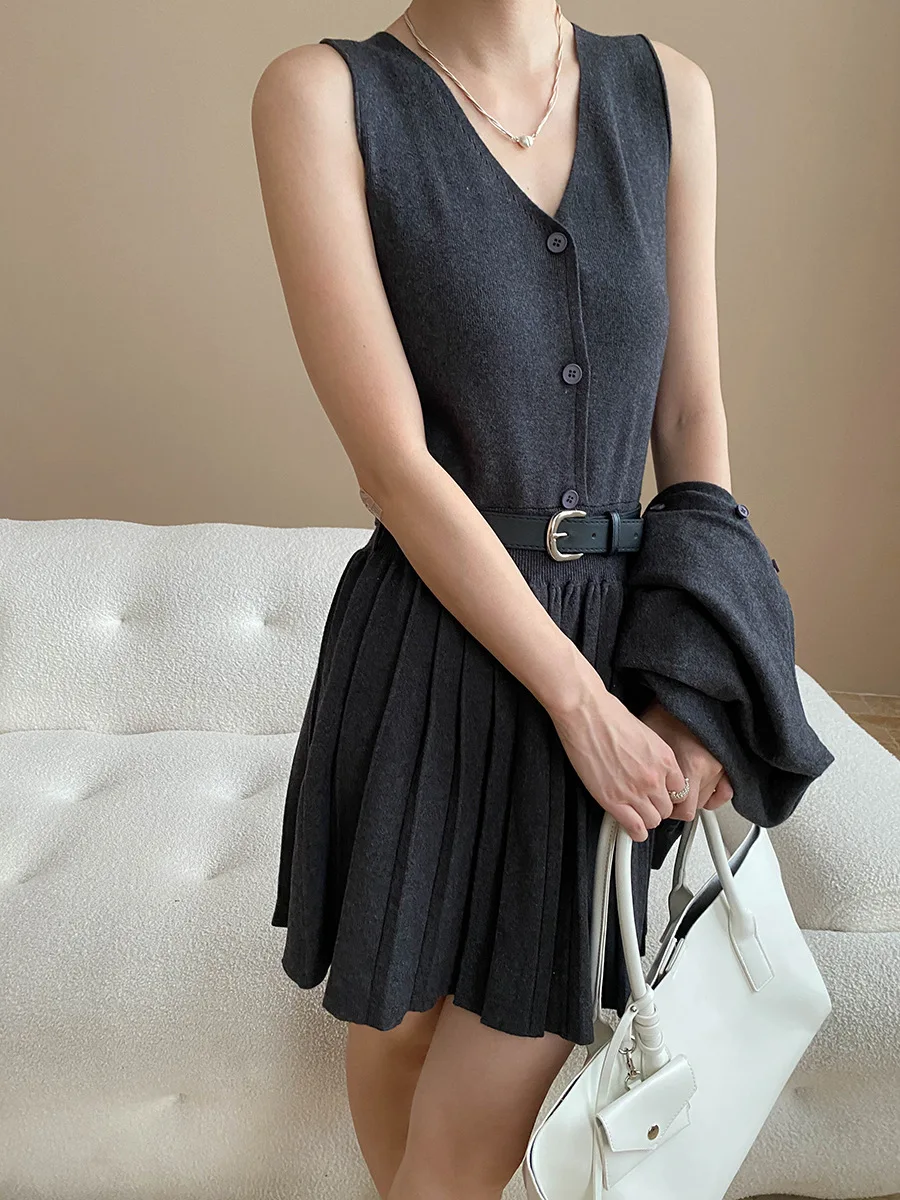 طقم فستان سترة محبوك على الطراز الفرنسي برقبة على شكل حرف V