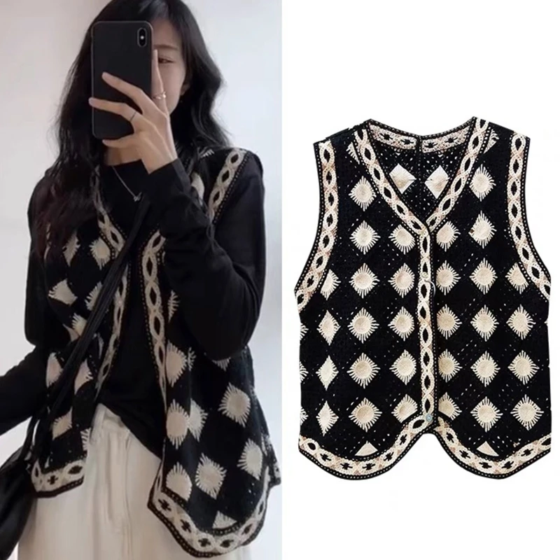 Vintage Knitted Plaid Vest Tops for Women College Style Sleeveless Sweater Vest Fall Waistcoat Button-down Knit Cardigan M6CD