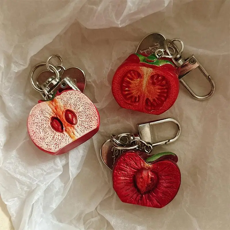 Lebendiger 3D Roter Tomaten-Schlüsselanhänger, Leichter Harz-Fruchtanhänger, Mini-Anhänger für Handyhülle, Handtasche, Geschenk für Mädchen – Detail 5
