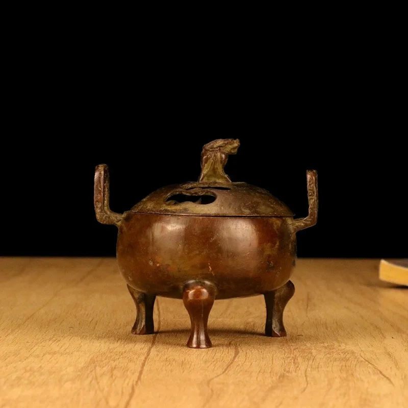 Antique-style double-eared, three-legged incense burner, a collectible antique with an alloy animal-shaped lid, suitable for hom