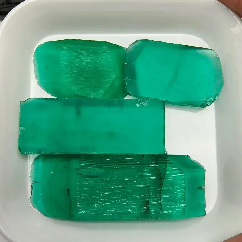 Hochwertiger Labor-Gezüchteter Kolumbianischer Smaragd im Herzschliff Grüner Edelstein für DIY-Anhänger Schmuck- und Ohrringherstellung Material Wählbar mit Zertifikat – Detail 2
