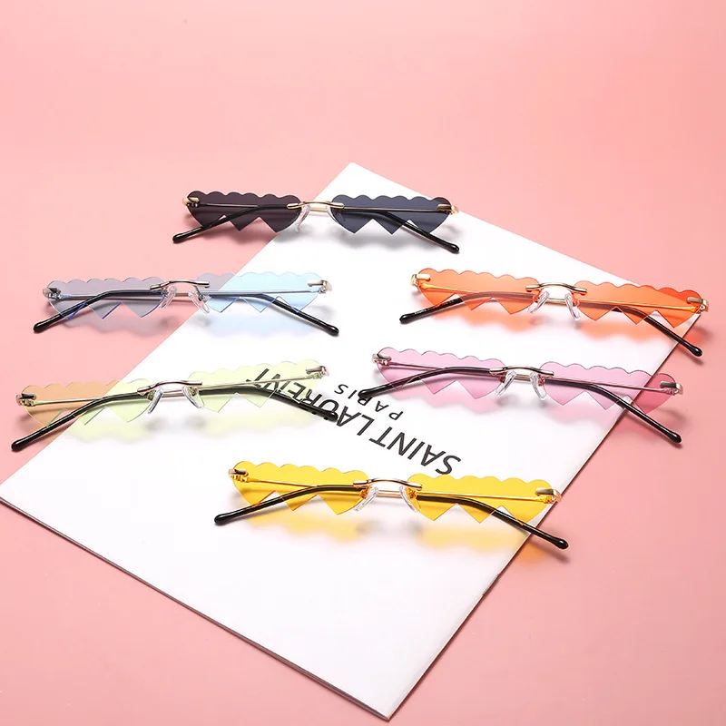 2020แฟชั่นกรอบ Punk Heart Rimless แว่นตากันแดดสำหรับสตรีสีแดง Rose ที่ไม่ซ้ำกันรูปหัวใจแว่นตาชาย Vintage Lunette