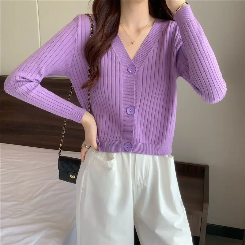 Sweet Women\'s 2024 Autumn Winter New Patchwork V-neck Button Screw Thread Fashion Solid Color Versatile Knitted Long Sleeved Top