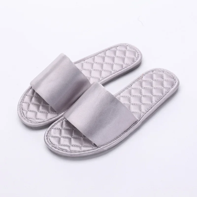 New Summer Satin Wedding Couple Slippers Women\'s Soft Bottom Indoor Home Tpr Breathable Sandals and Slippers Men\'s Large Size