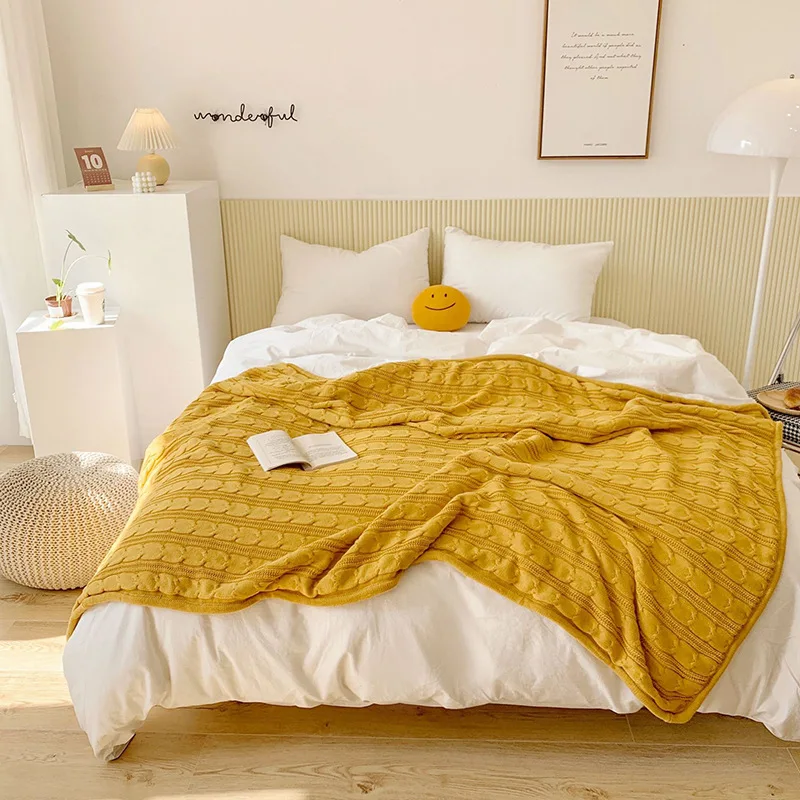 

Extra Thick Nordic Winter Blanket Throw Ultra-Soft Knitted Cotton Top with Cozy Plush Back Machine Washable Bedspread Super Soft