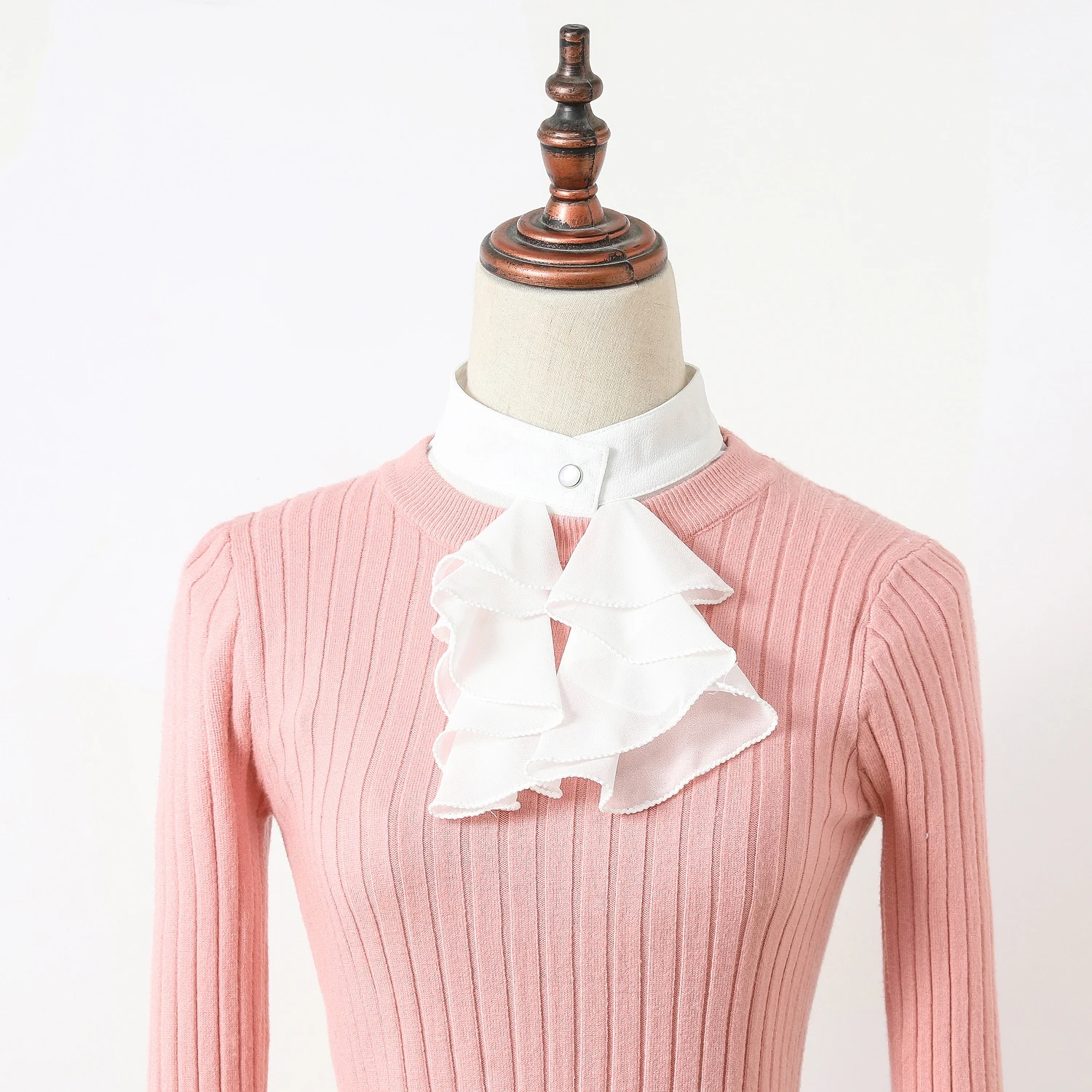 1 piece of white fake collar inspired by European medieval Renaissance ruffs, serving as a bib, cravat, equestrian collar access view 2