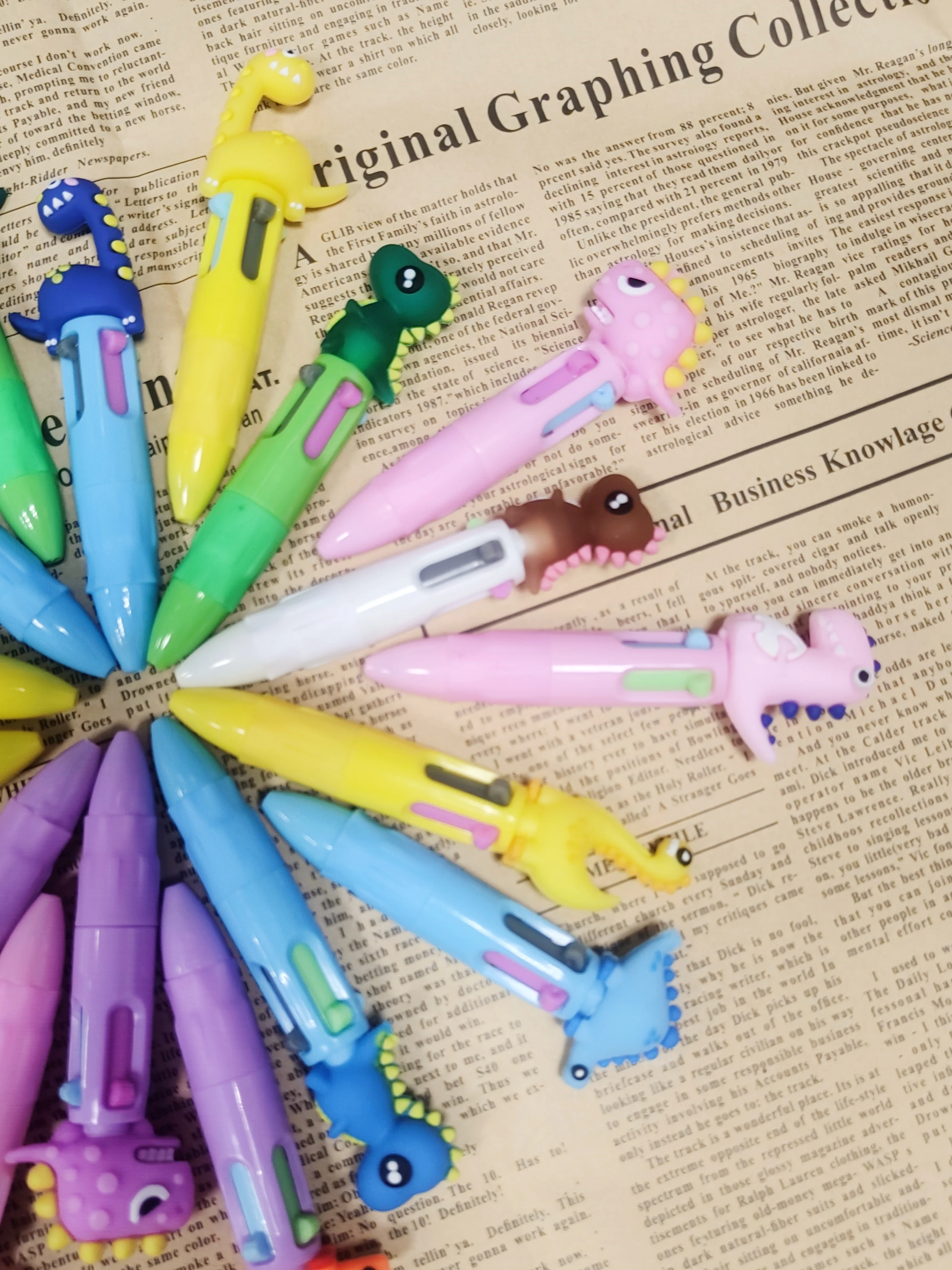 10 sztuk/partia Kreskówkowe Śliczne Dinozaury Seria Mini 4 Kolorowe Długopisy Kulowe Wielokolorowe Długopisy do Pisania Artykuły Szkolne Biurowe dla Dzieci Prezenty — zdjęcie produktu 7