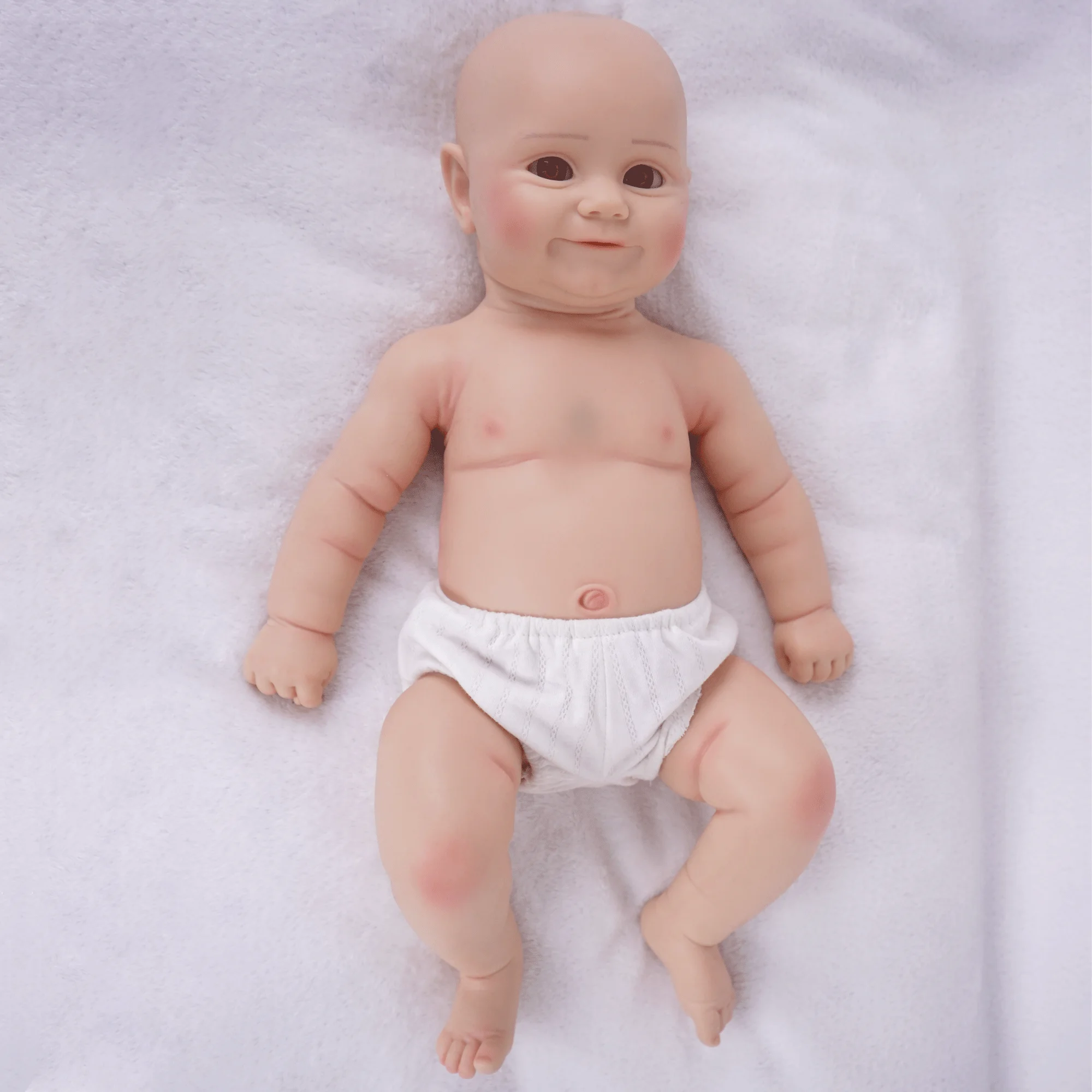 ตุ๊กตาซิลิโคนเกิดตุ๊กตาขนาด 20 นิ้ว ทําจากซิลิโคนแพลทินัมเกรดกินได้ ซักได้ เป็นมิตรกับสิ่งแวดล้อม และดีต่อสุขภาพ