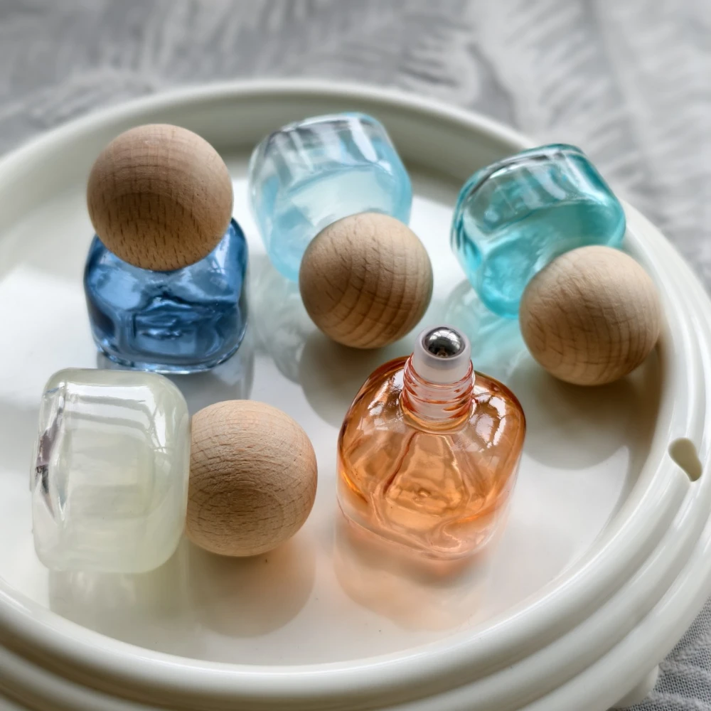 エッセンシャルオイルガラスボトル 再利用可能 詰め替え可能 液体容器 トラベルサイズ ローラーボトル カラフルな香水ローラーボールボトル