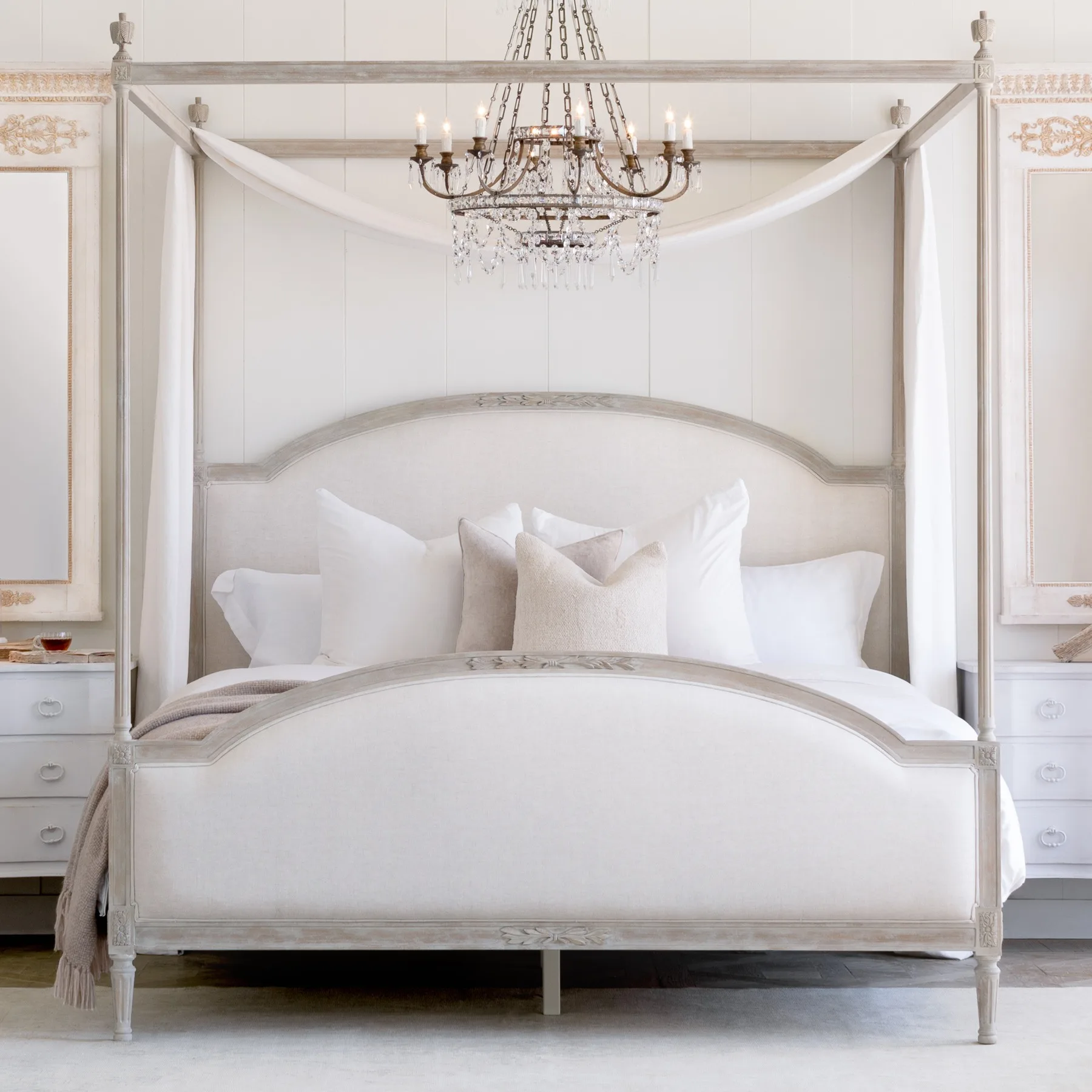 

dh-Contemporary Countryside Canopy Bed Solid Wood Bedroom Furniture with White Linen Weathered White Wall-Mounted Design&